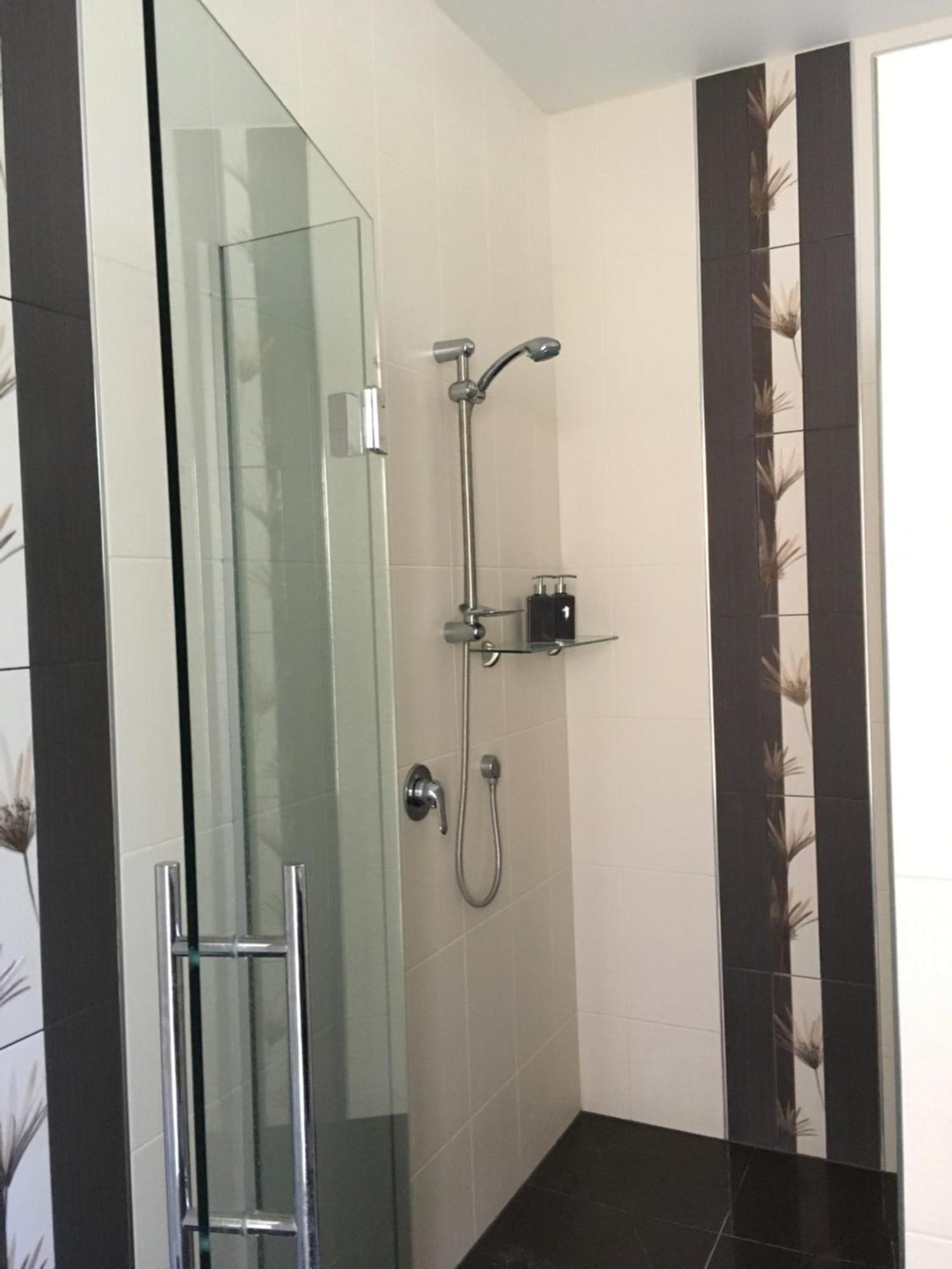 Lye Bow Lake Suite Alexandra Ngoại thất bức ảnh
